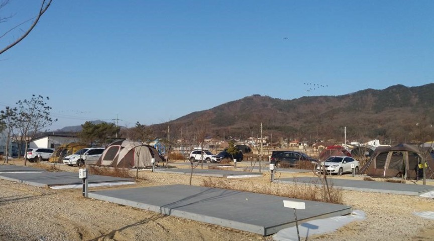 인천 강화도 오토 캠핑장 인근 수로 낚시터 야영장 수영장 물놀이 가능 강화고인돌캠핑장