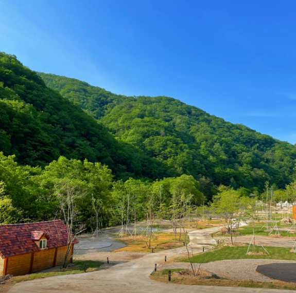 강원도 평창군 흥정계곡 인근 산속 청정 환경 오토 캠핑장 야영장 글램핑장 라플란드