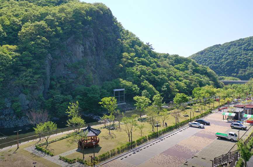 충남 부여 야영장 캠핑장 수리계곡 소형견 동반 가능 외산수리바위캠핑정원