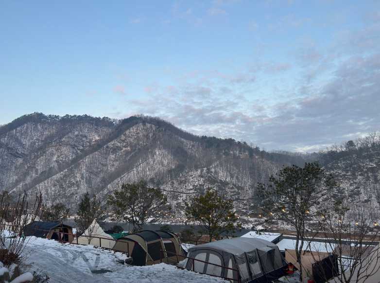 강원도 홍천강 팔봉산 인근 물놀이 가능 야영장 차박 도담 캠핑장