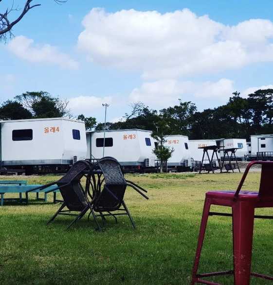 제주도 서귀포 바로 앞 표선 해수욕장 바다뷰 산책길 캠핑장 야영장 제주캠핑 카라반