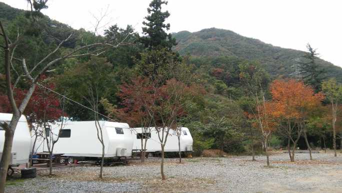 전남 구례 야영장 지리산 계곡 물놀이 낚시 반내골 카라반 캠핑장