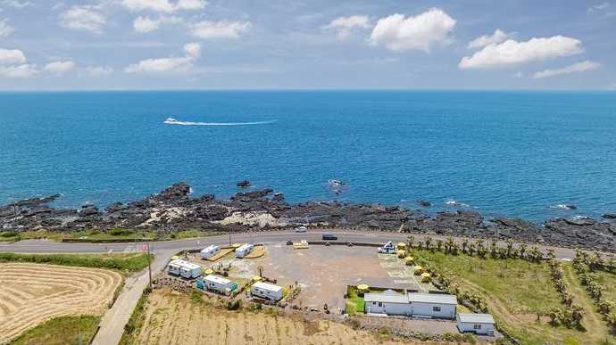 제주도 서귀포 여행 해안 절경 반려견 애견 동반 캠핑장 카라반 선셋코스트