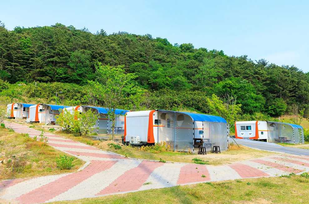 전라도 광주 지산동 도심 근교 여행 저수지 놀이터 캠핑장 카라반 휴파크 광산지점