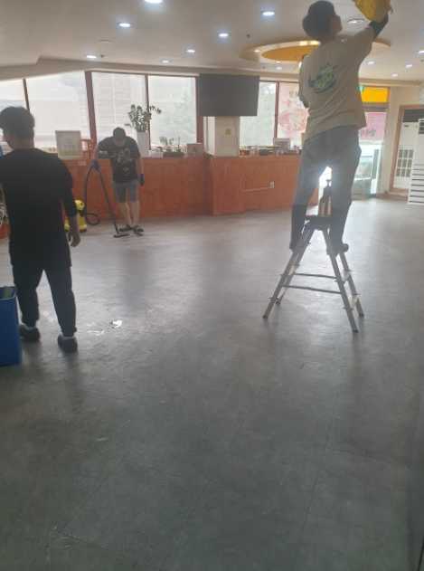 인천 남동구 부천 시흥 음식점 오픈 개업 주방 후드 홀 바닥 전체 청소 바닥 왁스 코팅 에어컨 선풍기 분해 세척
